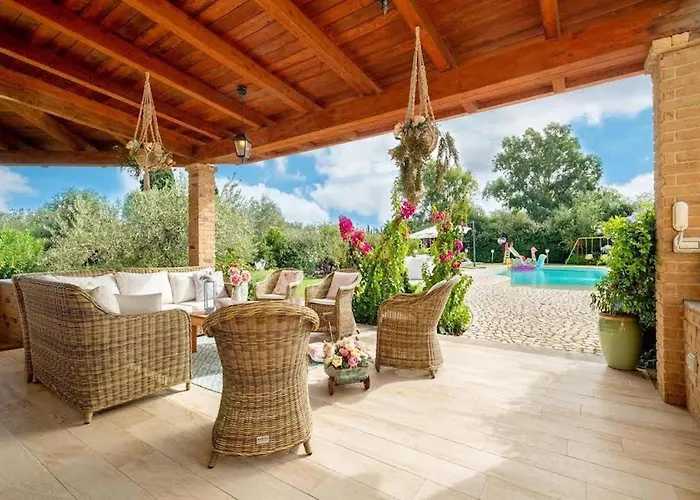 Villa Dolores , With A Spectacular Swimming Pool With Hydromassage And A Big Garden For The Children - Iun S3325