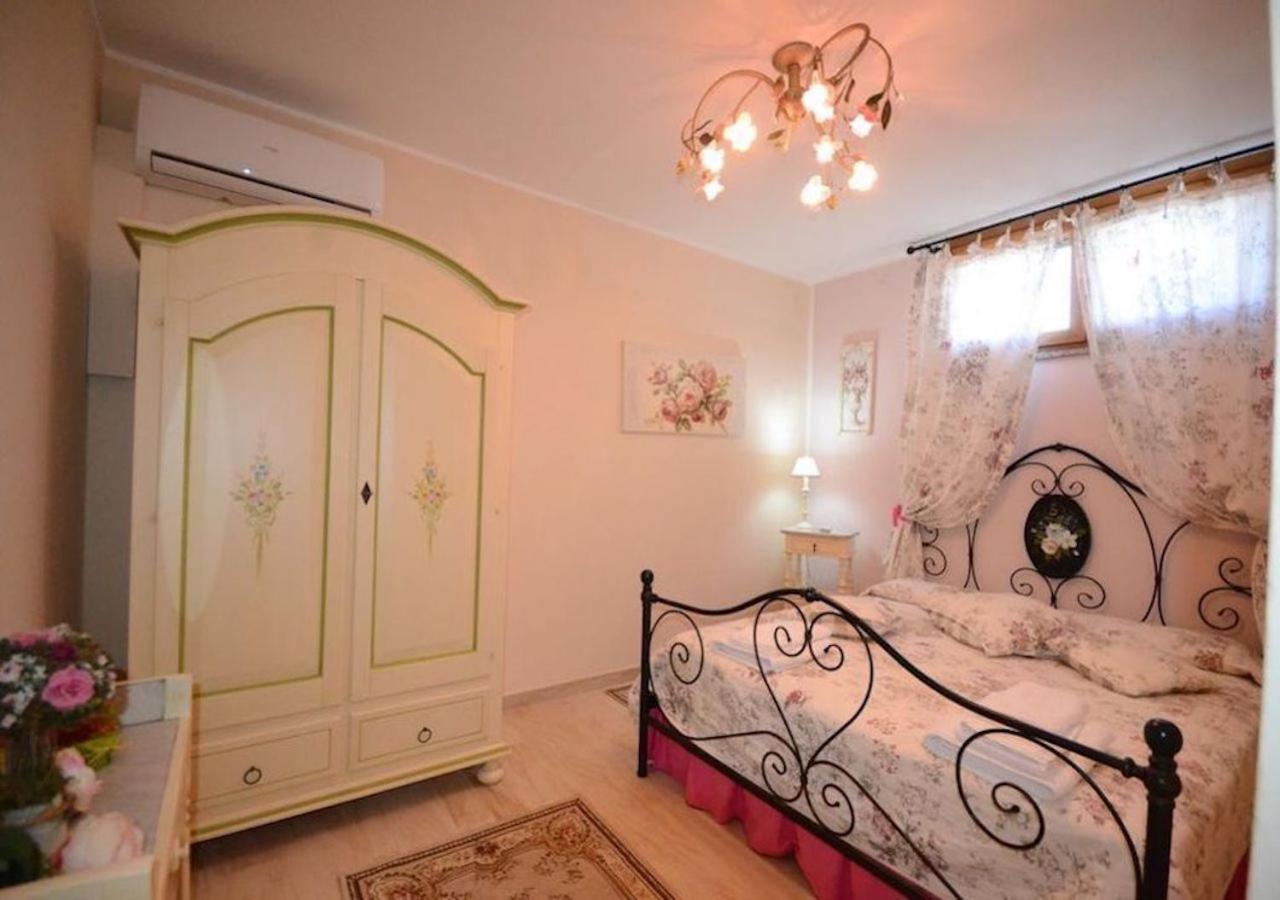 Dolores , With A Spectacular Swimming Pool With Hydromassage And A Big Garden For The Children - Iun S3325 Villa *