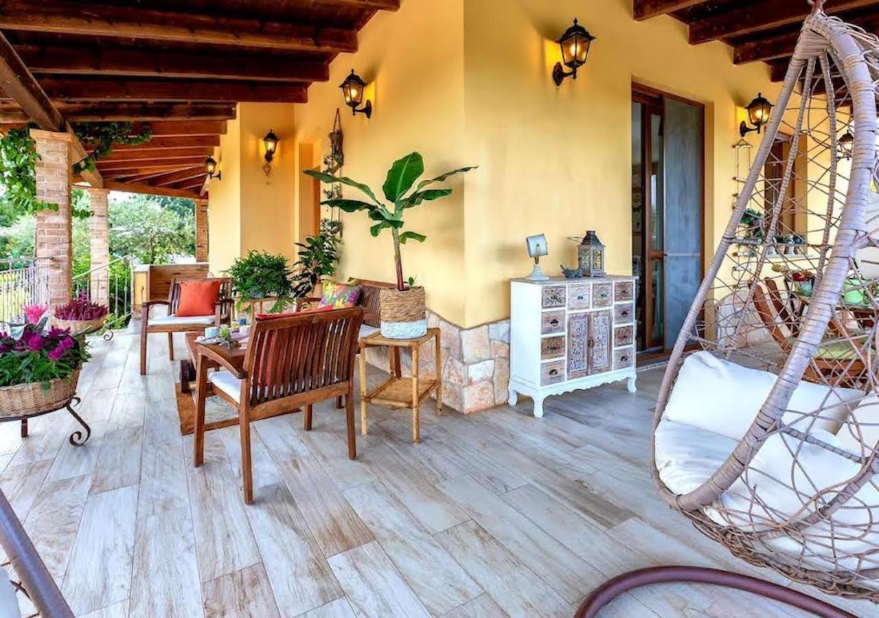 Villa Dolores , With A Spectacular Swimming Pool With Hydromassage And A Big Garden For The Children - Iun S3325 Alghero