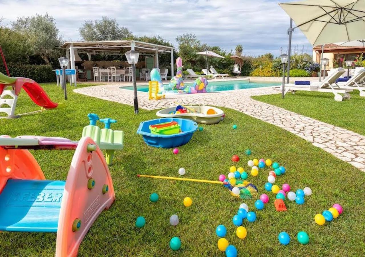 Dolores , With A Spectacular Swimming Pool With Hydromassage And A Big Garden For The Children - Iun S3325 *