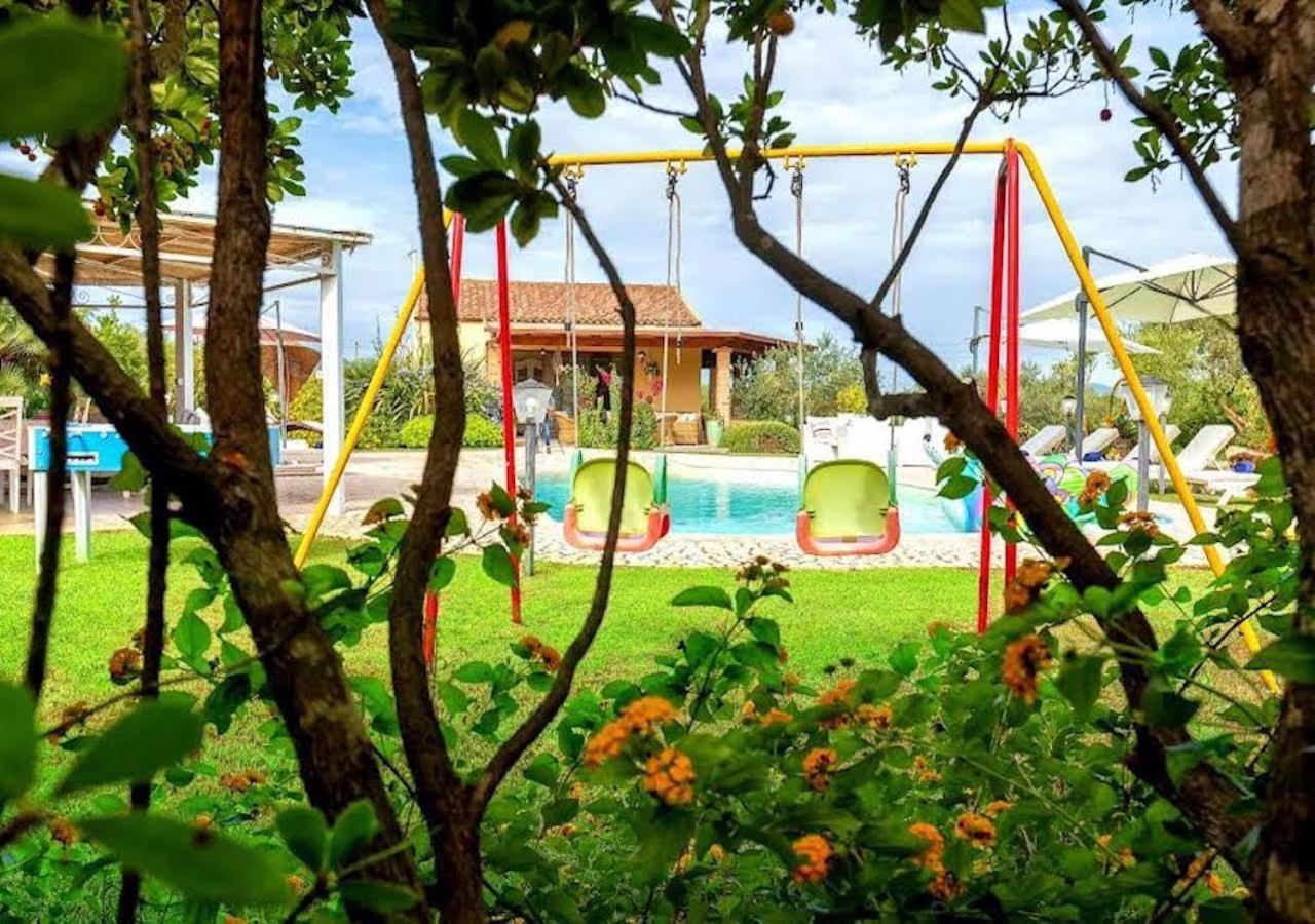 Villa Dolores , With A Spectacular Swimming Pool With Hydromassage And A Big Garden For The Children - Iun S3325 *