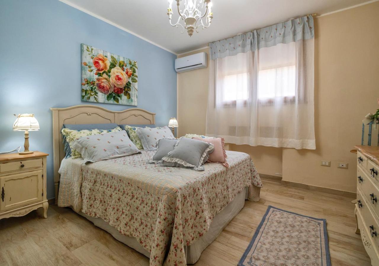 Dolores , With A Spectacular Swimming Pool With Hydromassage And A Big Garden For The Children - Iun S3325 * Alghero