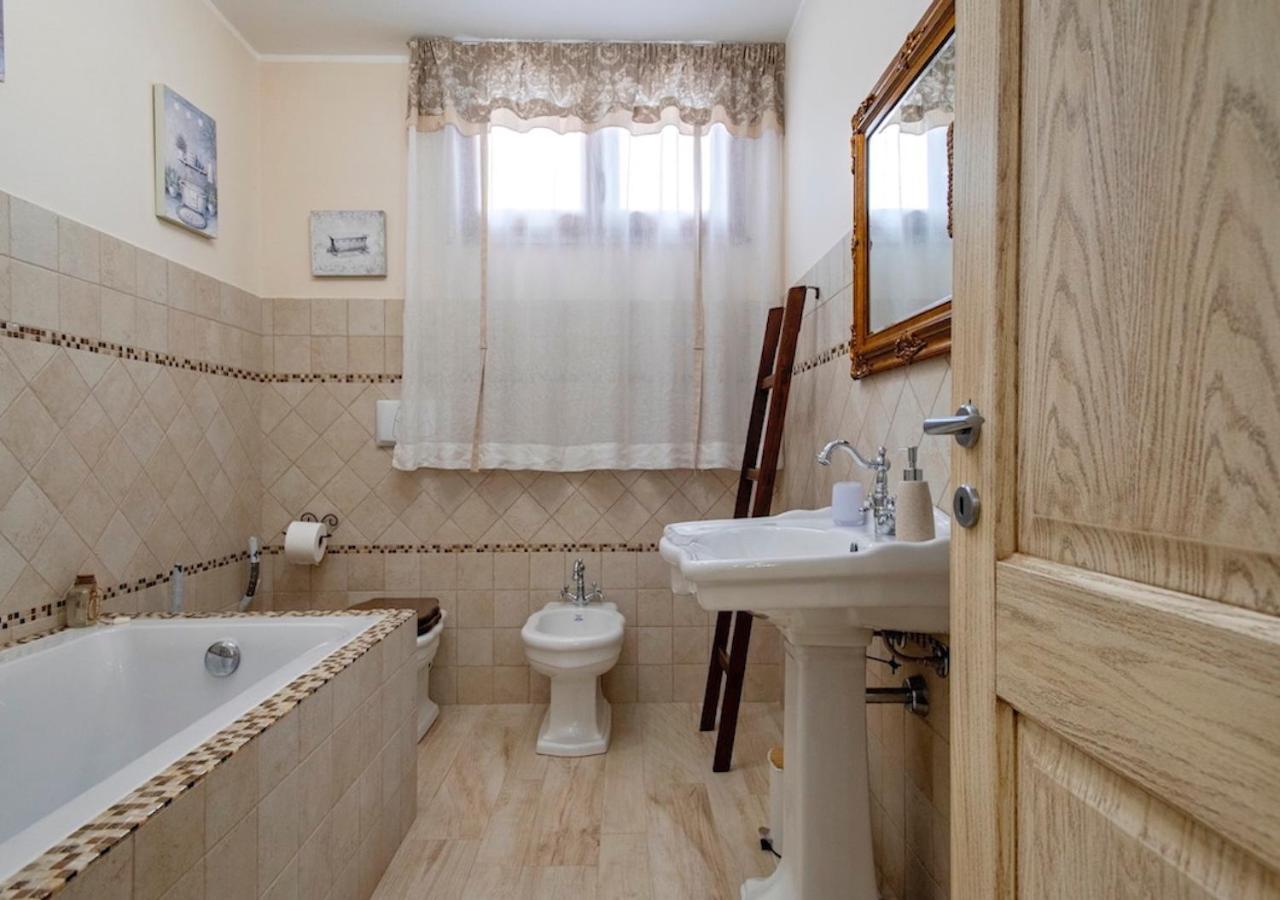 Dolores , With A Spectacular Swimming Pool With Hydromassage And A Big Garden For The Children - Iun S3325 Alghero